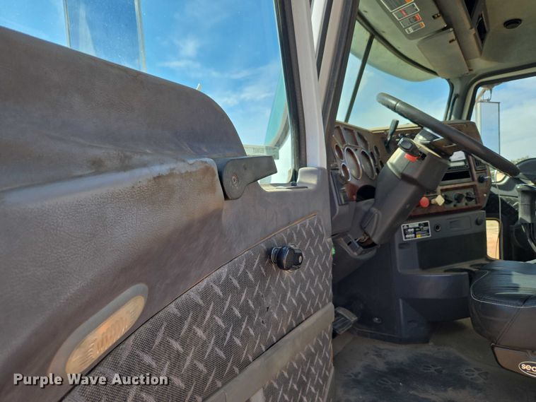 image for item EU3827 2010 Mack GU813 semi truck