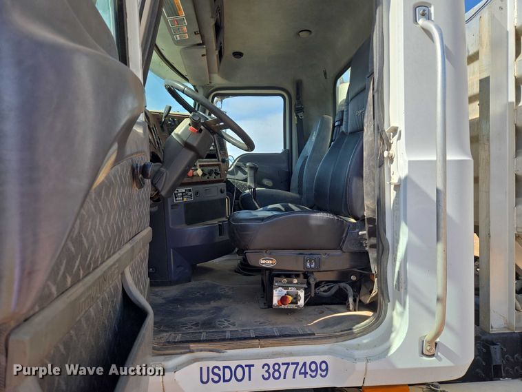 image for item EU3827 2010 Mack GU813 semi truck