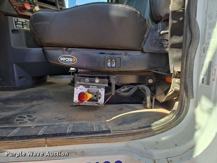 image for item EU3827 2010 Mack GU813 semi truck