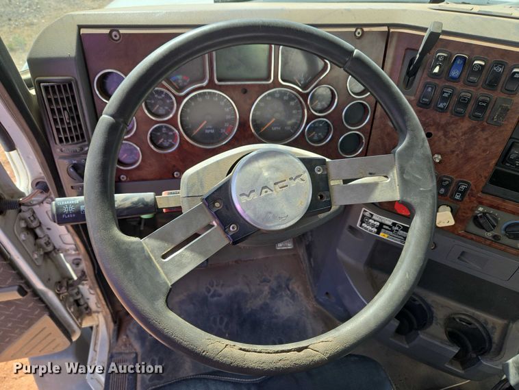 image for item EU3827 2010 Mack GU813 semi truck