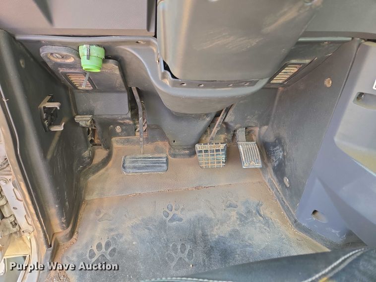 image for item EU3827 2010 Mack GU813 semi truck