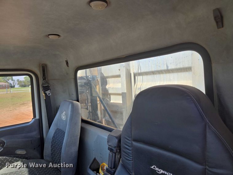 image for item EU3827 2010 Mack GU813 semi truck