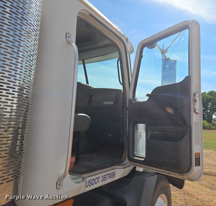 image for item EU3827 2010 Mack GU813 semi truck