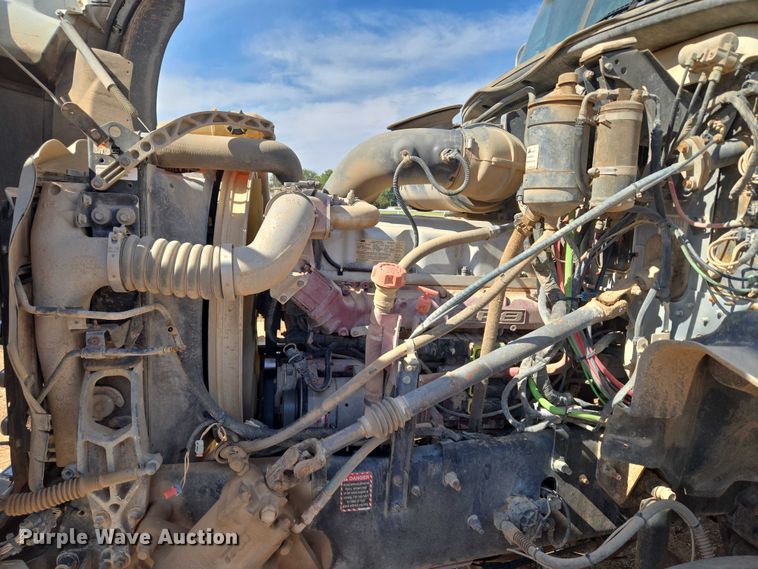 image for item EU3827 2010 Mack GU813 semi truck