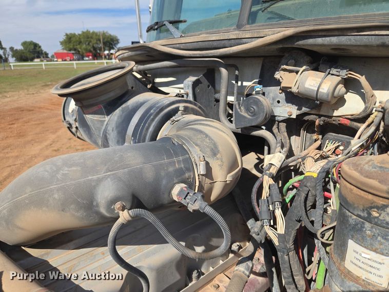 image for item EU3827 2010 Mack GU813 semi truck