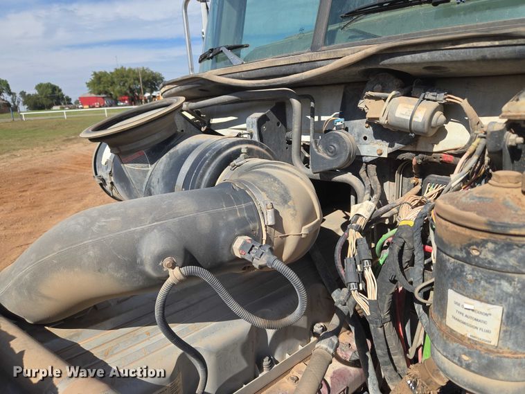 image for item EU3827 2010 Mack GU813 semi truck