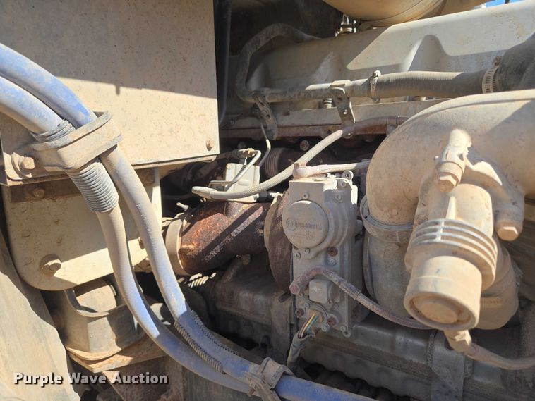 image for item EU3827 2010 Mack GU813 semi truck