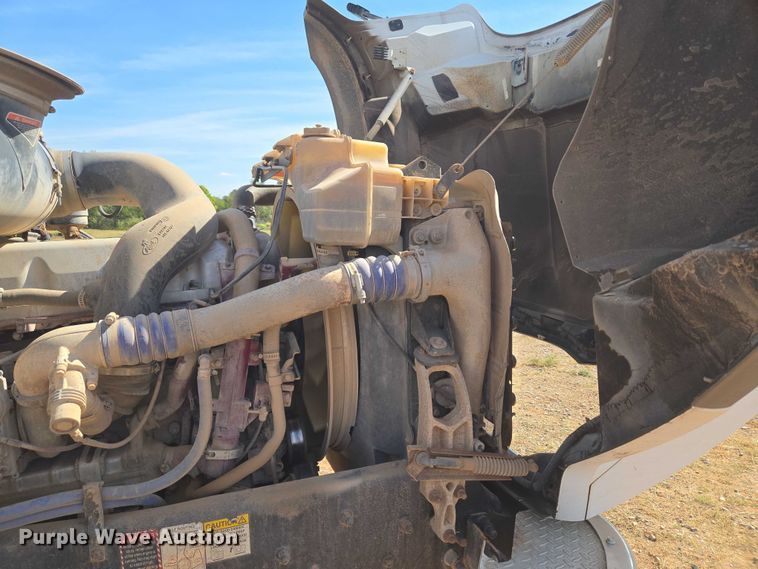 image for item EU3827 2010 Mack GU813 semi truck