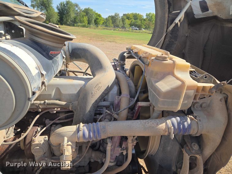 image for item EU3827 2010 Mack GU813 semi truck