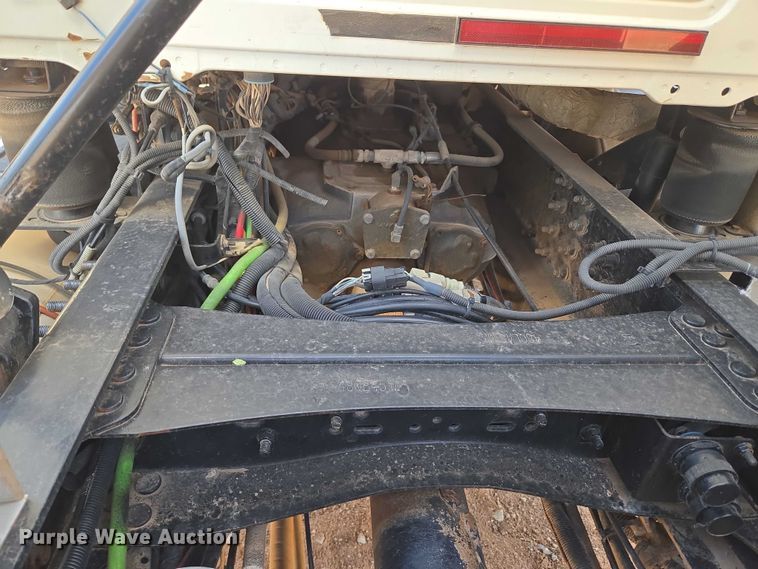 image for item EU3827 2010 Mack GU813 semi truck