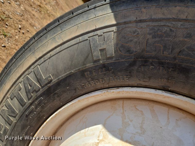 image for item EU3827 2010 Mack GU813 semi truck