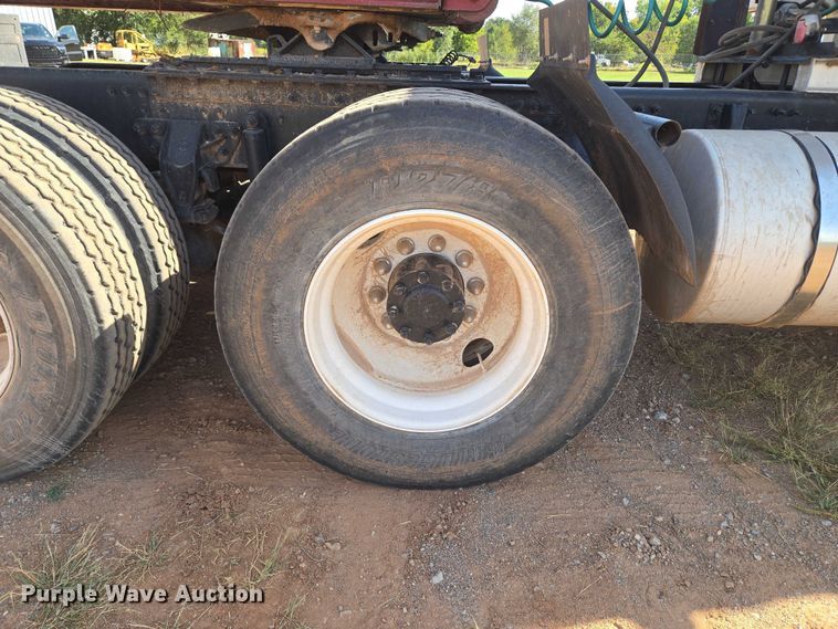 image for item EU3827 2010 Mack GU813 semi truck