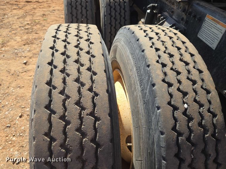 image for item EU3827 2010 Mack GU813 semi truck