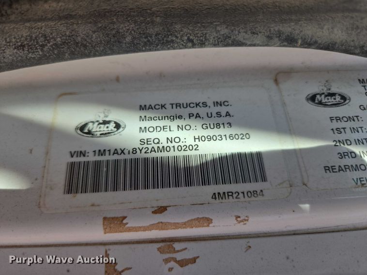 image for item EU3827 2010 Mack GU813 semi truck