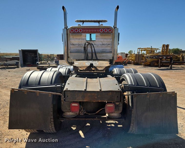 image for item EU3877 2005 Western Star 4900 semi truck