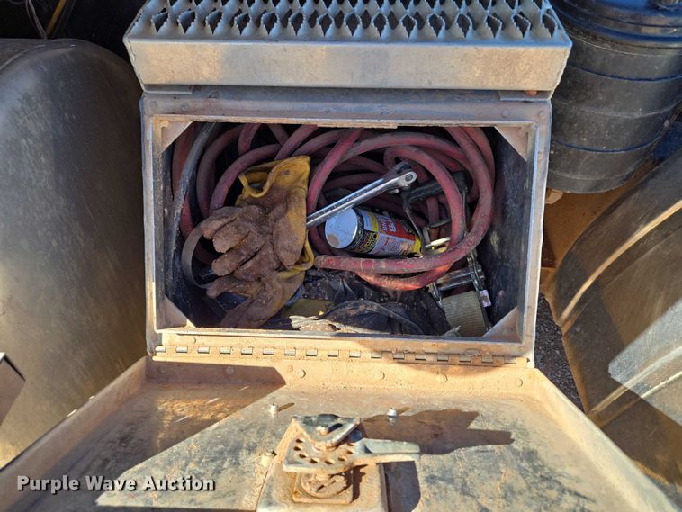 image for item EU3877 2005 Western Star 4900 semi truck