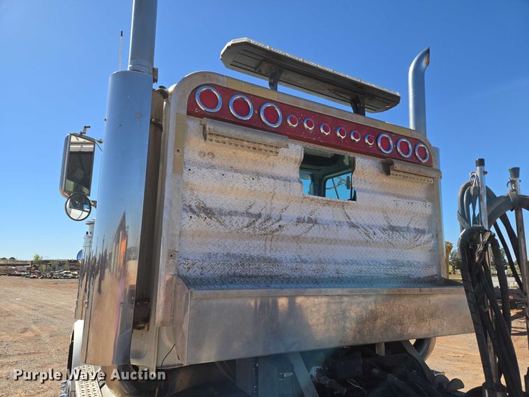 image for item EU3877 2005 Western Star 4900 semi truck