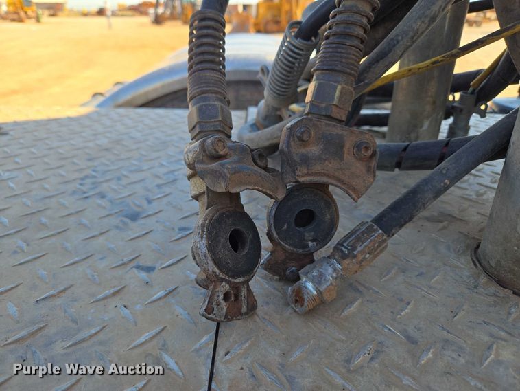 image for item EU3877 2005 Western Star 4900 semi truck