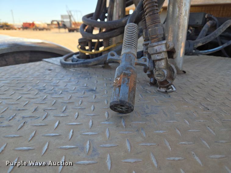 image for item EU3877 2005 Western Star 4900 semi truck