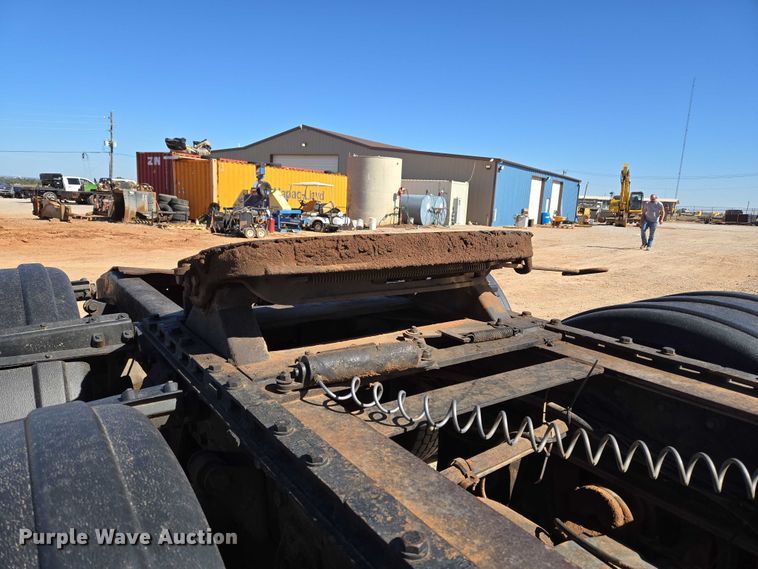 image for item EU3877 2005 Western Star 4900 semi truck