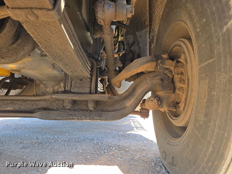 image for item EU3877 2005 Western Star 4900 semi truck