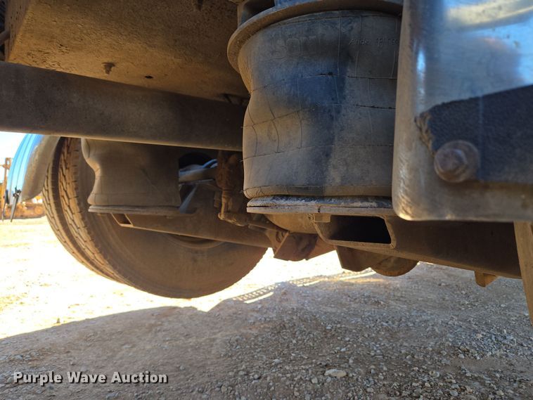 image for item EU3877 2005 Western Star 4900 semi truck