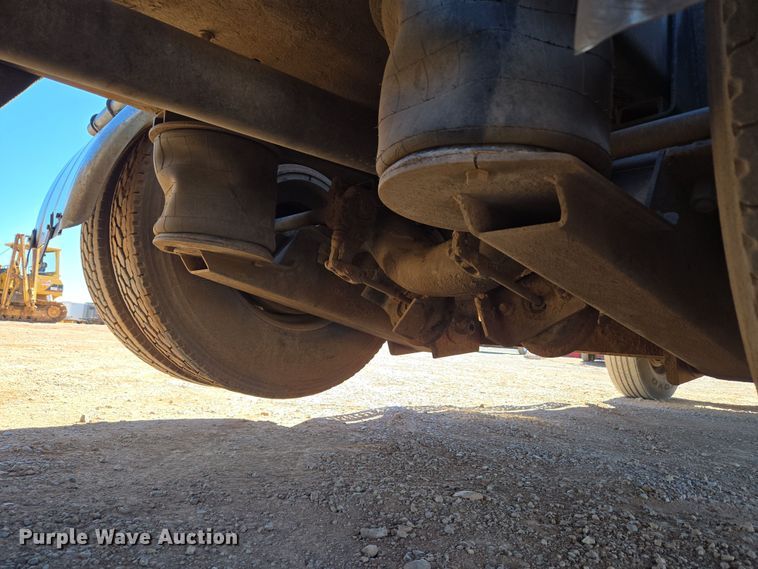 image for item EU3877 2005 Western Star 4900 semi truck