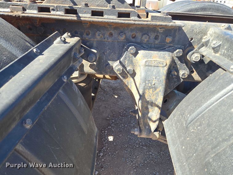 image for item EU3877 2005 Western Star 4900 semi truck