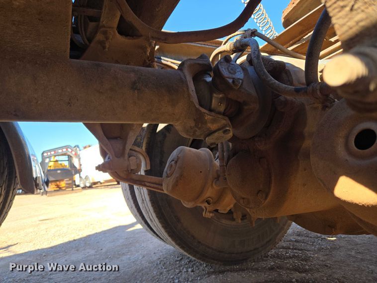 image for item EU3877 2005 Western Star 4900 semi truck