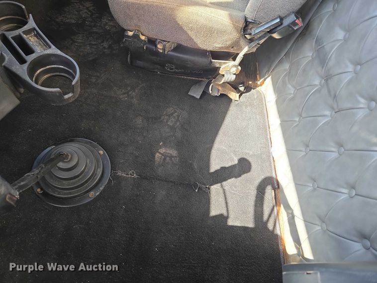 image for item EU3877 2005 Western Star 4900 semi truck