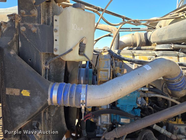 image for item EU3877 2005 Western Star 4900 semi truck