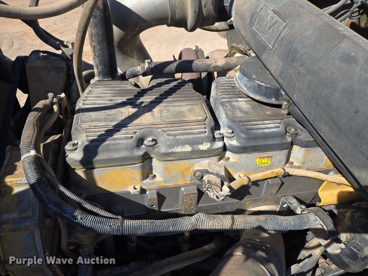 image for item EU3877 2005 Western Star 4900 semi truck