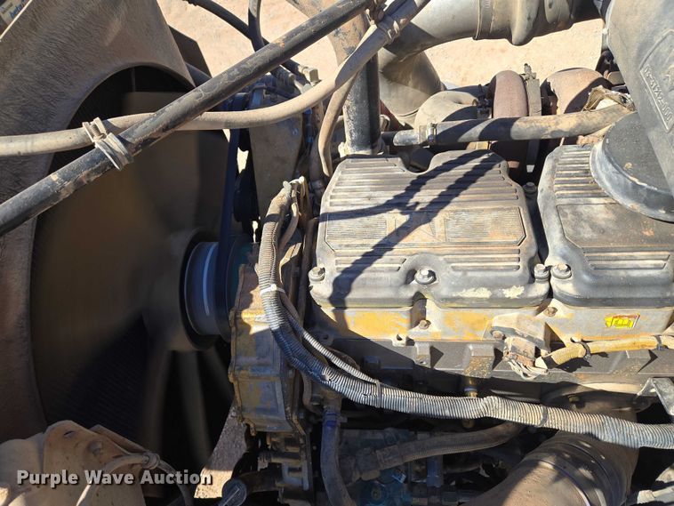 image for item EU3877 2005 Western Star 4900 semi truck