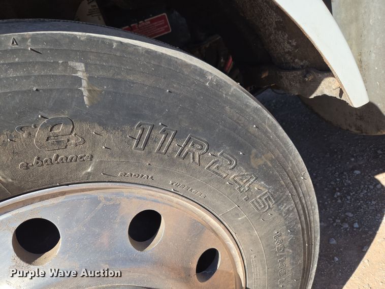 image for item EU3877 2005 Western Star 4900 semi truck