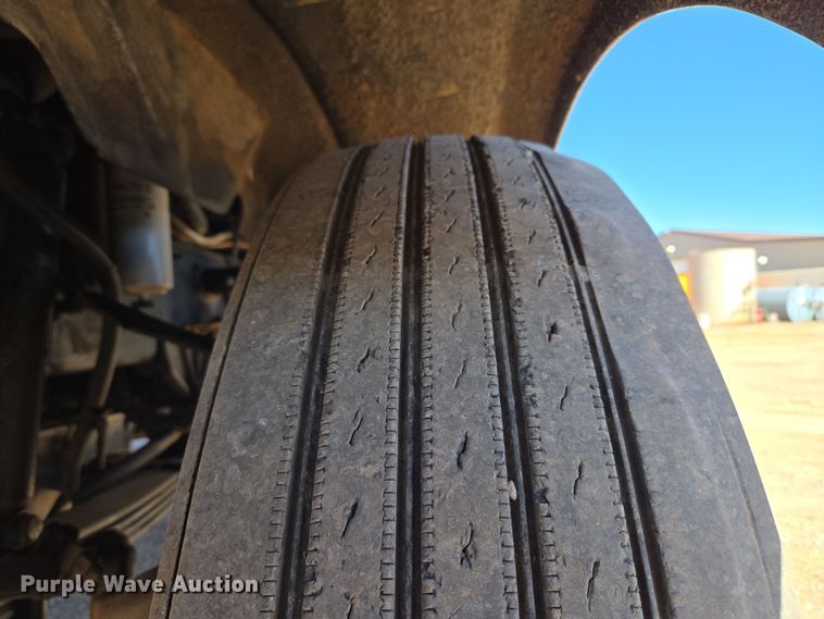 image for item EU3877 2005 Western Star 4900 semi truck