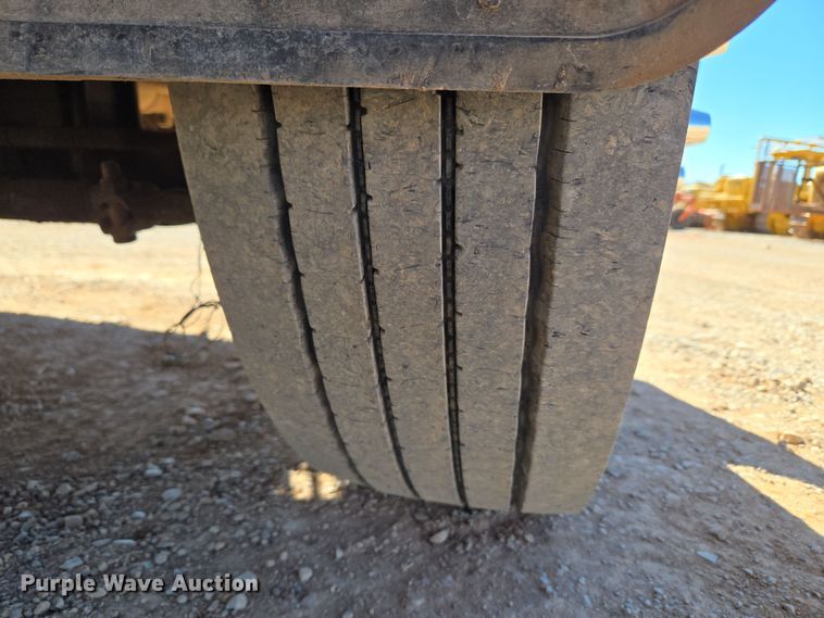 image for item EU3877 2005 Western Star 4900 semi truck