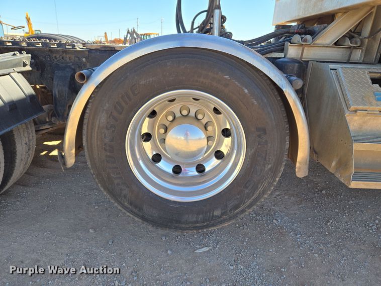 image for item EU3877 2005 Western Star 4900 semi truck