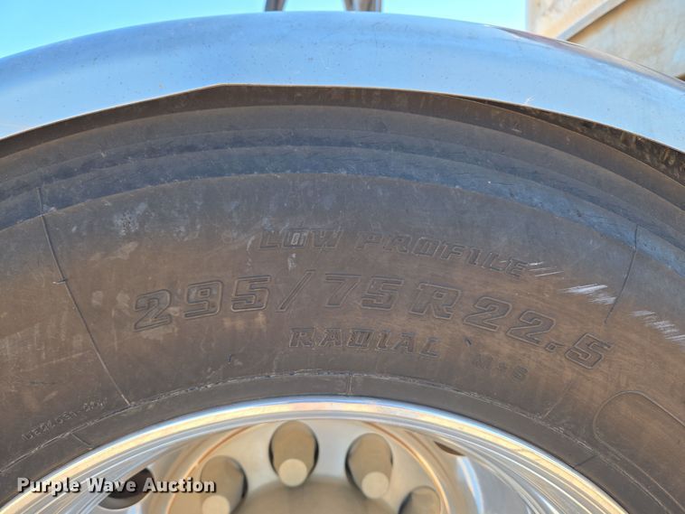 image for item EU3877 2005 Western Star 4900 semi truck