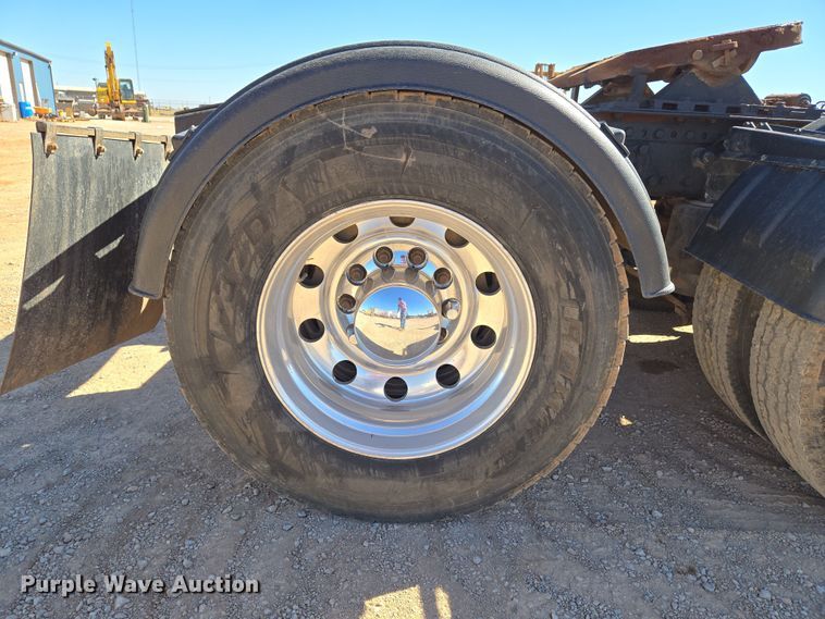 image for item EU3877 2005 Western Star 4900 semi truck