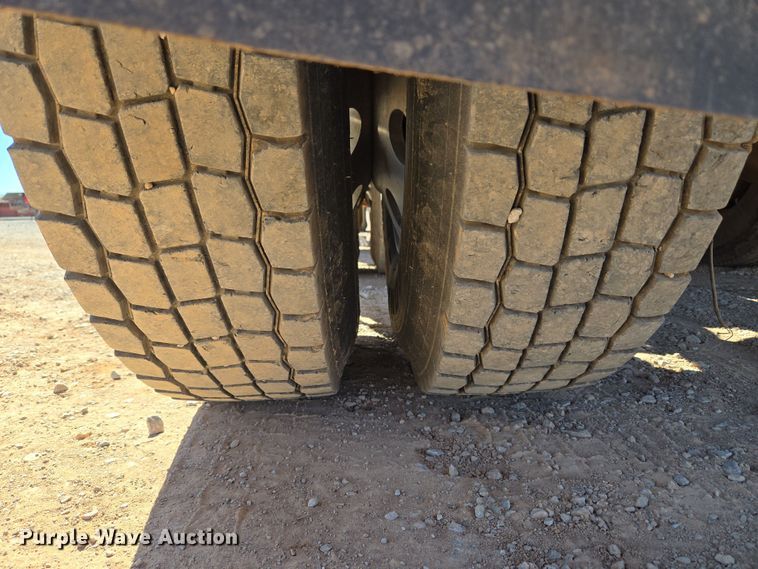 image for item EU3877 2005 Western Star 4900 semi truck