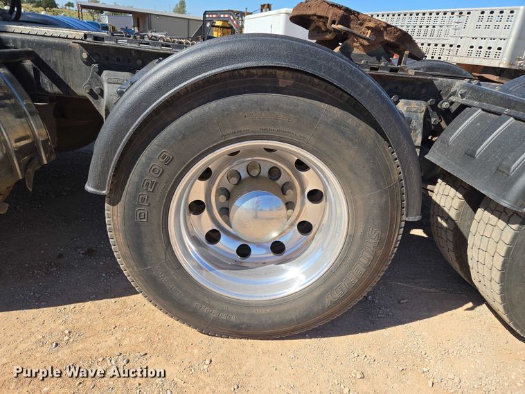 image for item EU3877 2005 Western Star 4900 semi truck