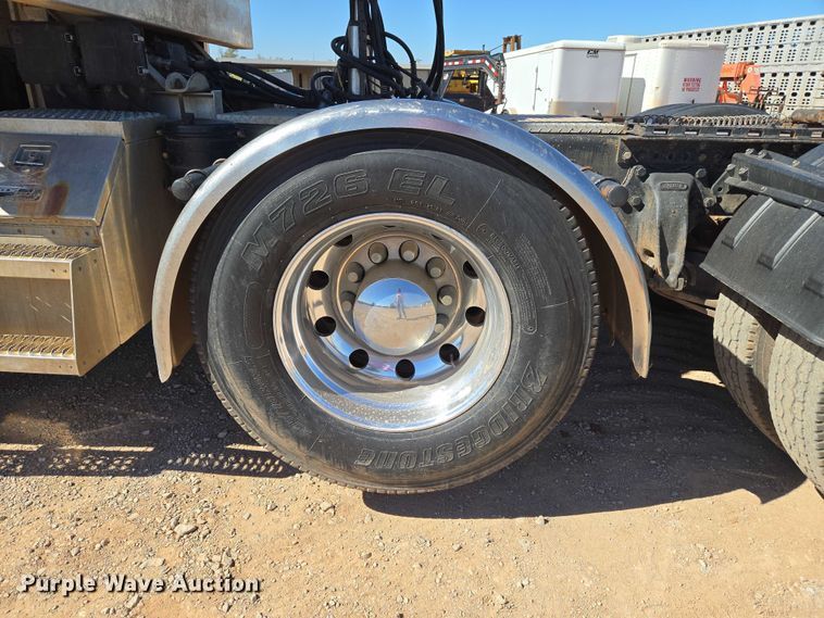 image for item EU3877 2005 Western Star 4900 semi truck