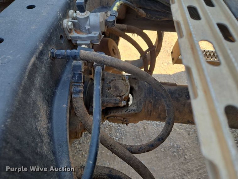 image for item EU3911 2004 Peterbilt 379 semi truck