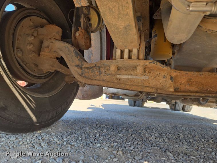 image for item EU3911 2004 Peterbilt 379 semi truck