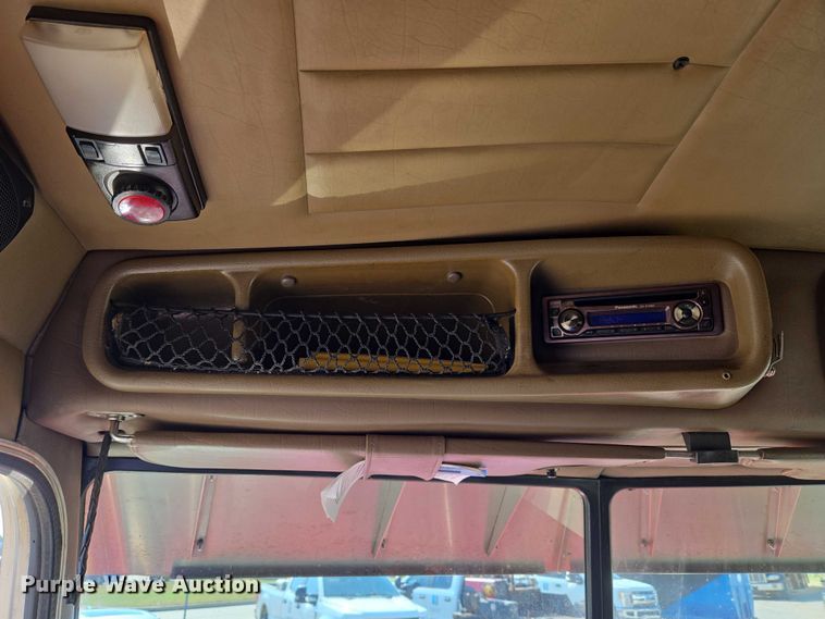 image for item EU3911 2004 Peterbilt 379 semi truck