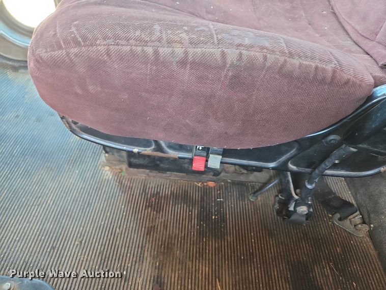 image for item EU3911 2004 Peterbilt 379 semi truck