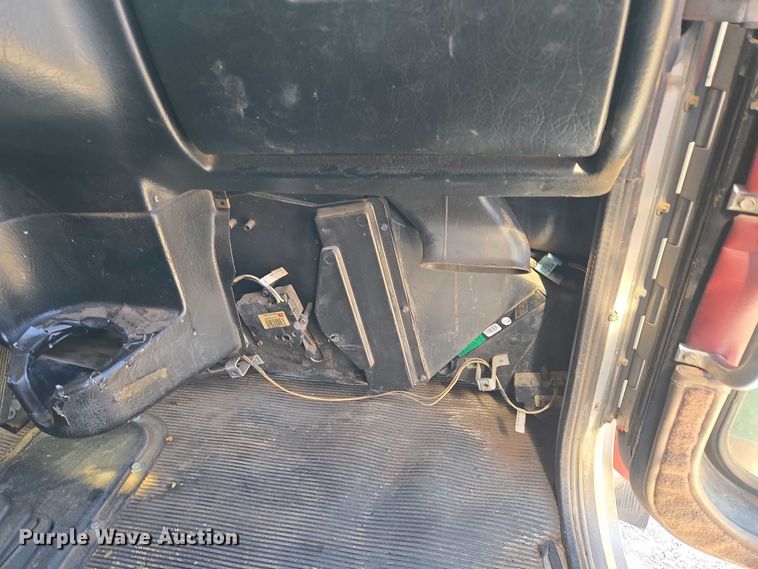 image for item EU3911 2004 Peterbilt 379 semi truck