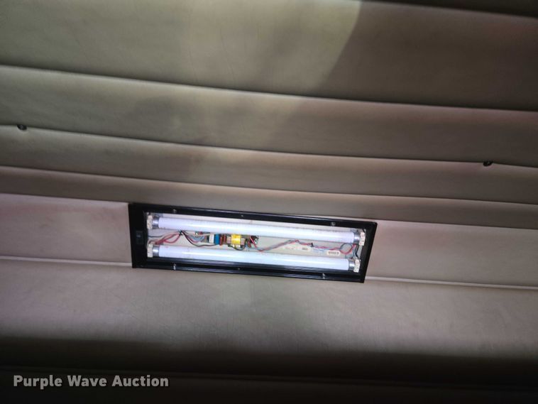 image for item EU3911 2004 Peterbilt 379 semi truck