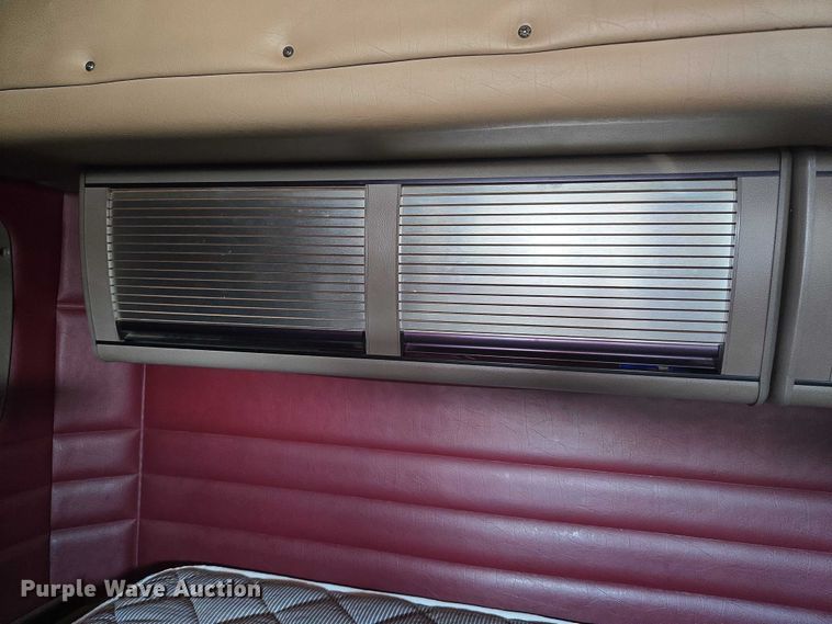 image for item EU3911 2004 Peterbilt 379 semi truck