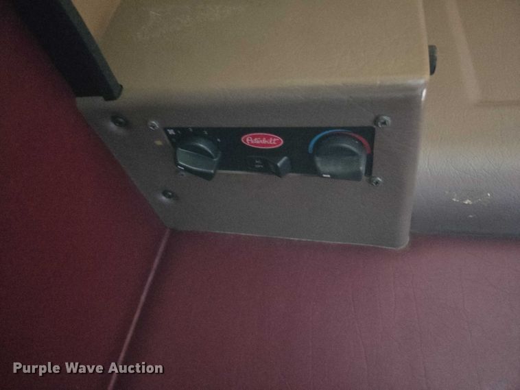 image for item EU3911 2004 Peterbilt 379 semi truck